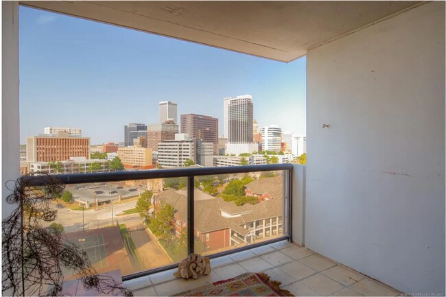 Building Photo - Downtown Tulsa High-Rise Living with Incredible Views and Utilities Included!