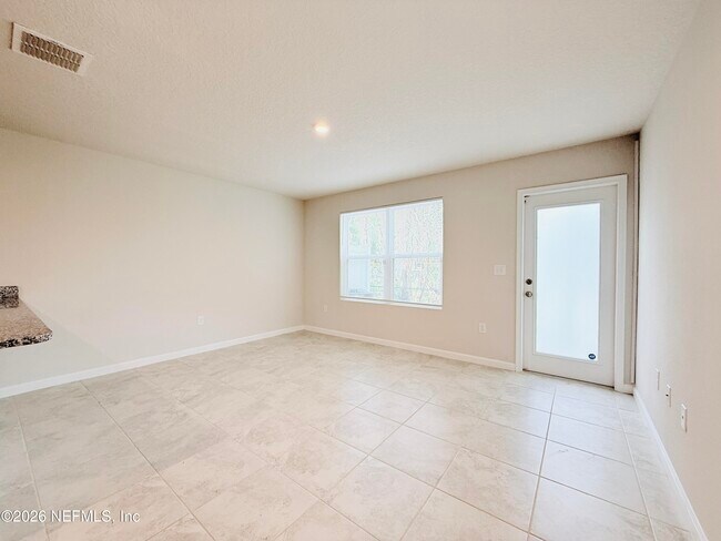 Building Photo - 5885 Creekside Crossing Dr