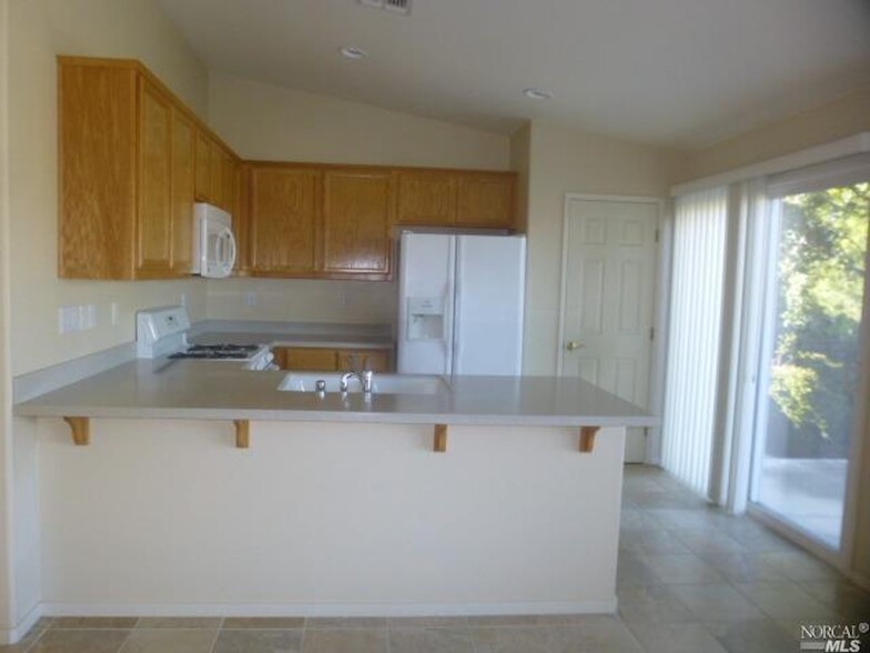 Kitchen - 545 Birch Ridge Drive