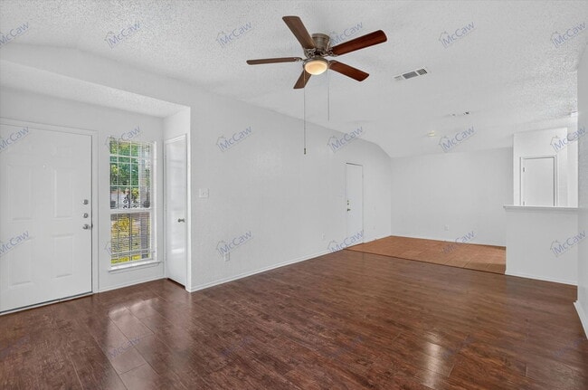 Building Photo - 10340 Blackjack Oaks Dr