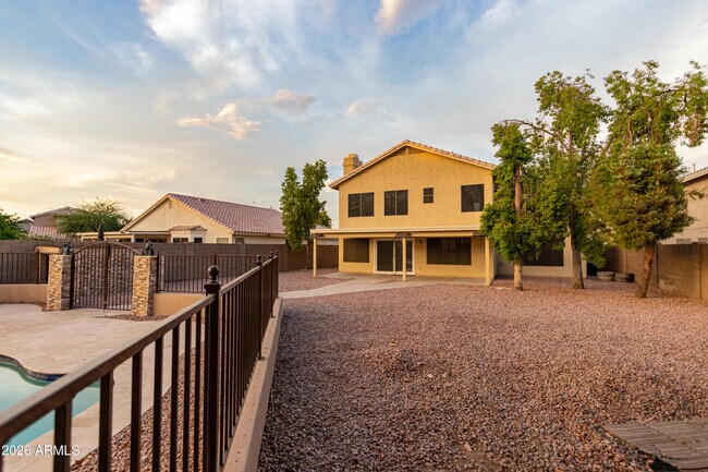 Building Photo - 2388 S Sycamore Pl