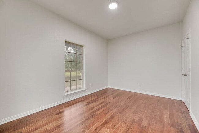 Building Photo - 5855 Co Rd 408