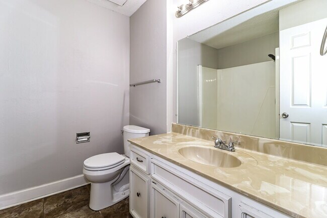 Building Photo - 8533 Kettering Dr