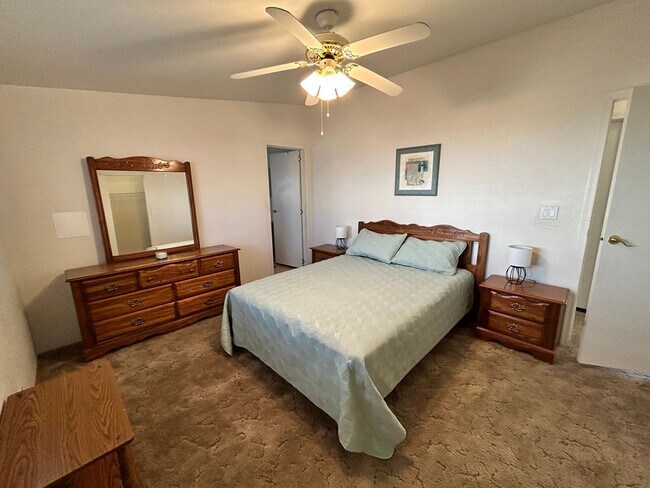 Building Photo - Charming 2-Bedroom 2-Bathroom Furnished Ma...