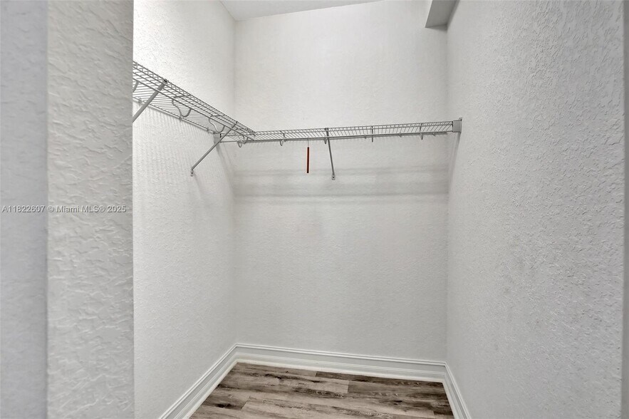 Building Photo - 11549 SW 13th Ct