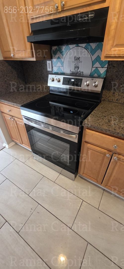 Building Photo - Available Immediately 3 Bedroom 1 Bath in Lehigh Manor Sicklerville NJ