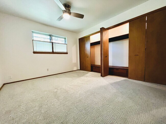 Building Photo - 2610 1/2 N Hudson Ave