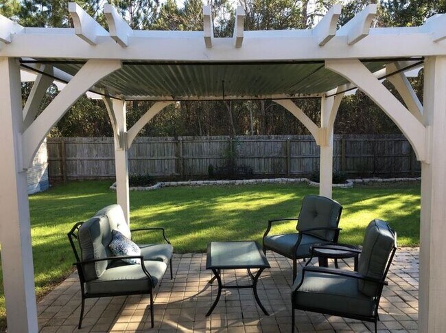 Building Photo - 280 Anderson Dr