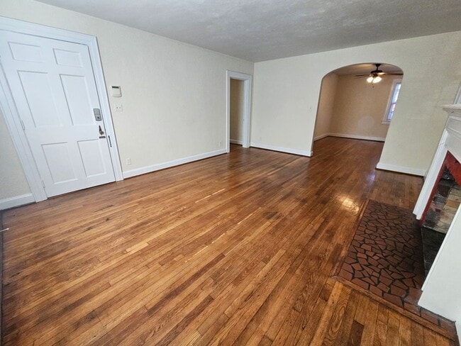 Building Photo - Westmoreland1132