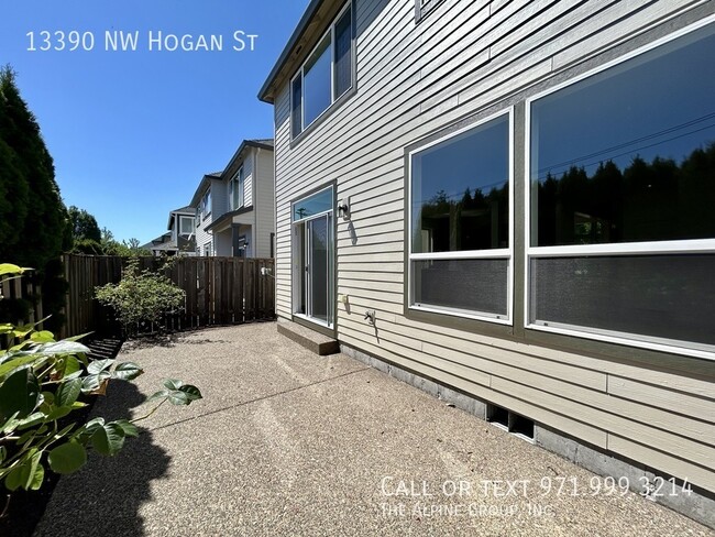Building Photo - 13390 NW Hogan St