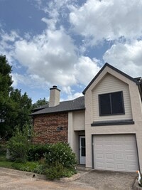 Building Photo - 827 W Harwood Rd