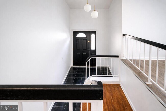 Building Photo - 49 Brambling Ln