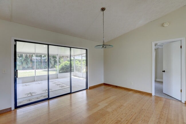 Building Photo - 1690 Seahouse St
