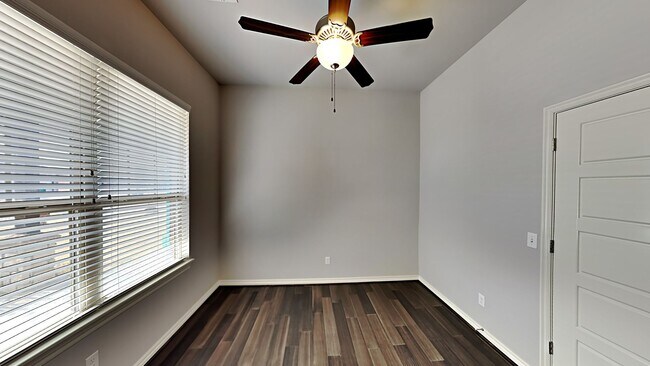 Building Photo - Beautiful 4 Bed 2 Bath Home in Mustang Sch...