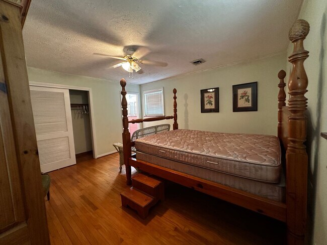 Building Photo - Partially furnished 3 bed/ 1.5 bath - Morristown, TN