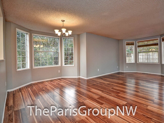 Building Photo - Beautiful 1622sf Kirkland Townhome