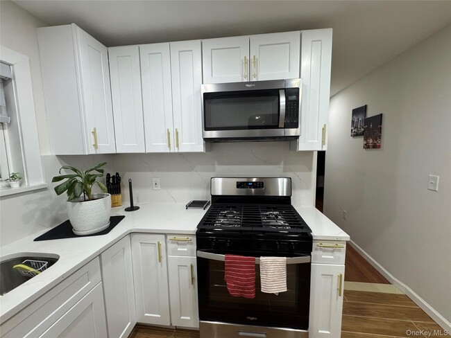 Building Photo - 31-18 106th St