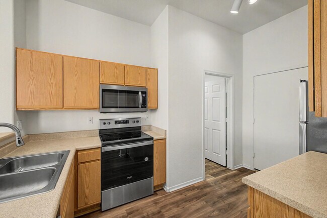 Building Photo - 16489 N Oachs Dr