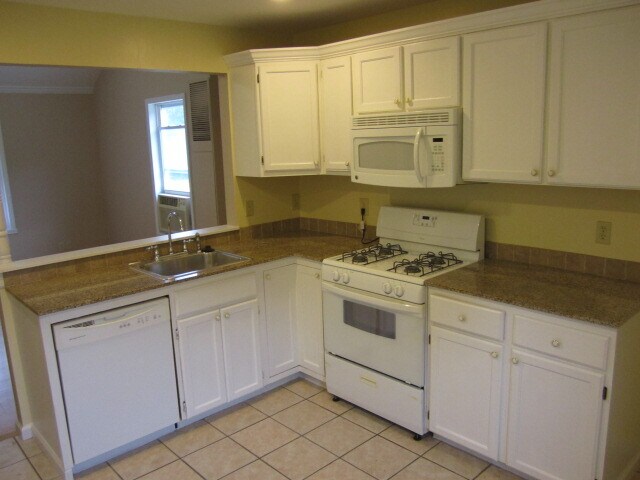 Building Photo - 10826 Lejean Dr