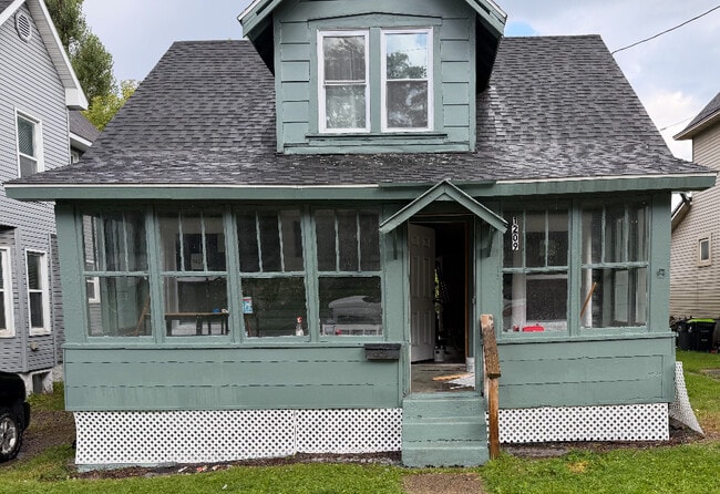 Building Photo - 1209 Tweed St