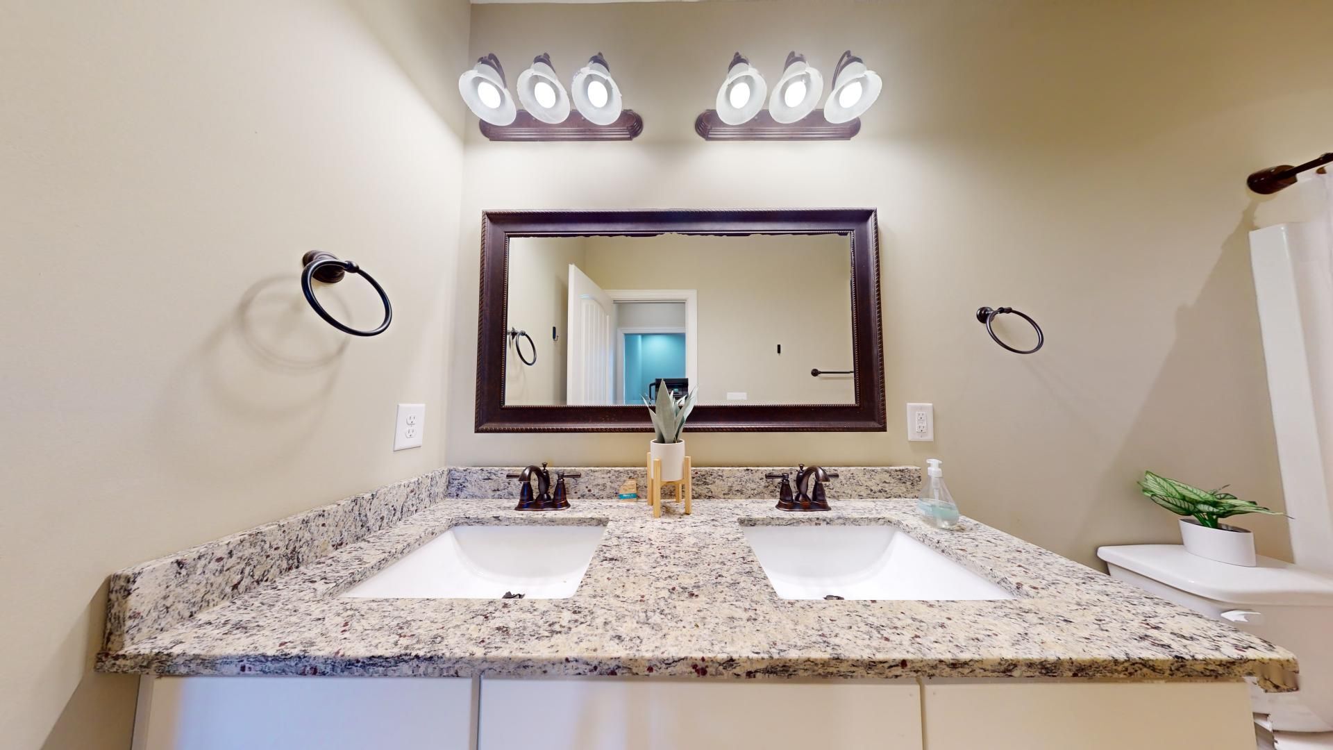 Building Photo - Eagle Ridge Townhome
