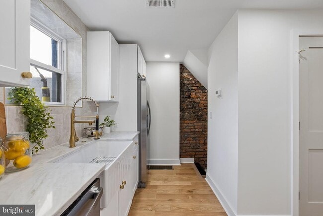Building Photo - 924 Cantrell St