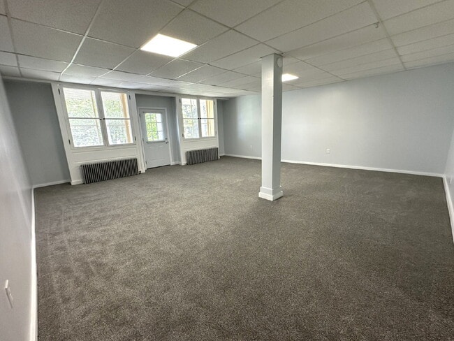 Building Photo - Huge 2-Bedroom Apartment in Westminster