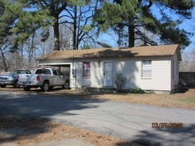 Building Photo - 711 Crook Dr