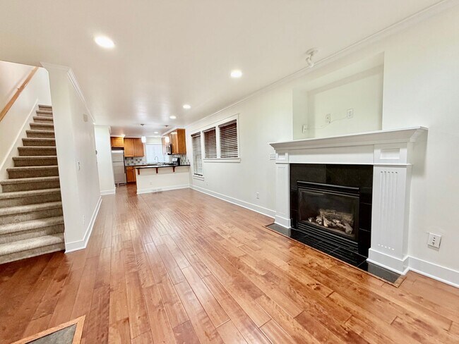 Building Photo - Urban Madison Valley three-bedroom townhome Available April 1st, 2026