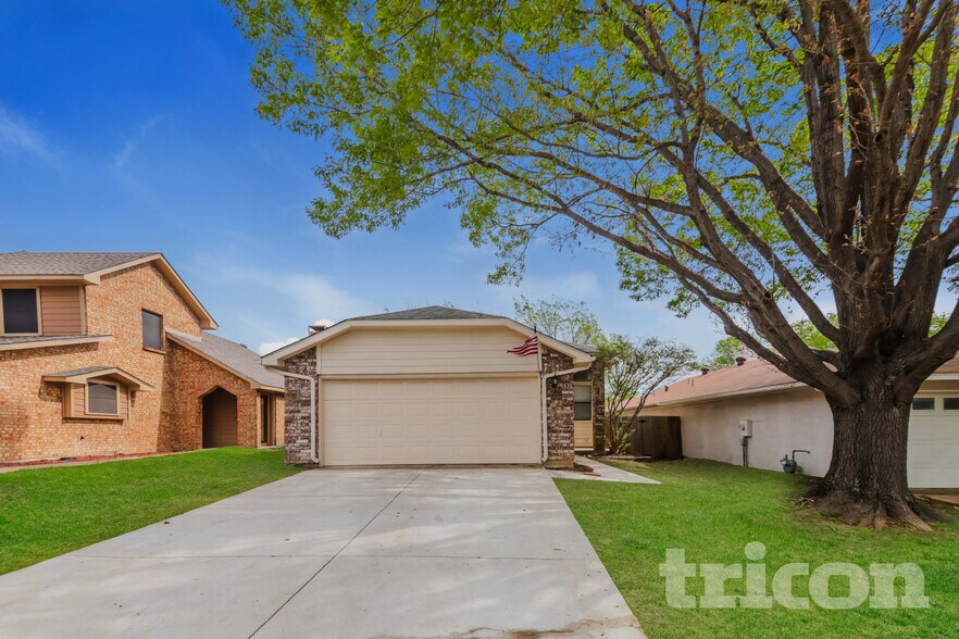 Primary Photo - 5328 Waterford Dr