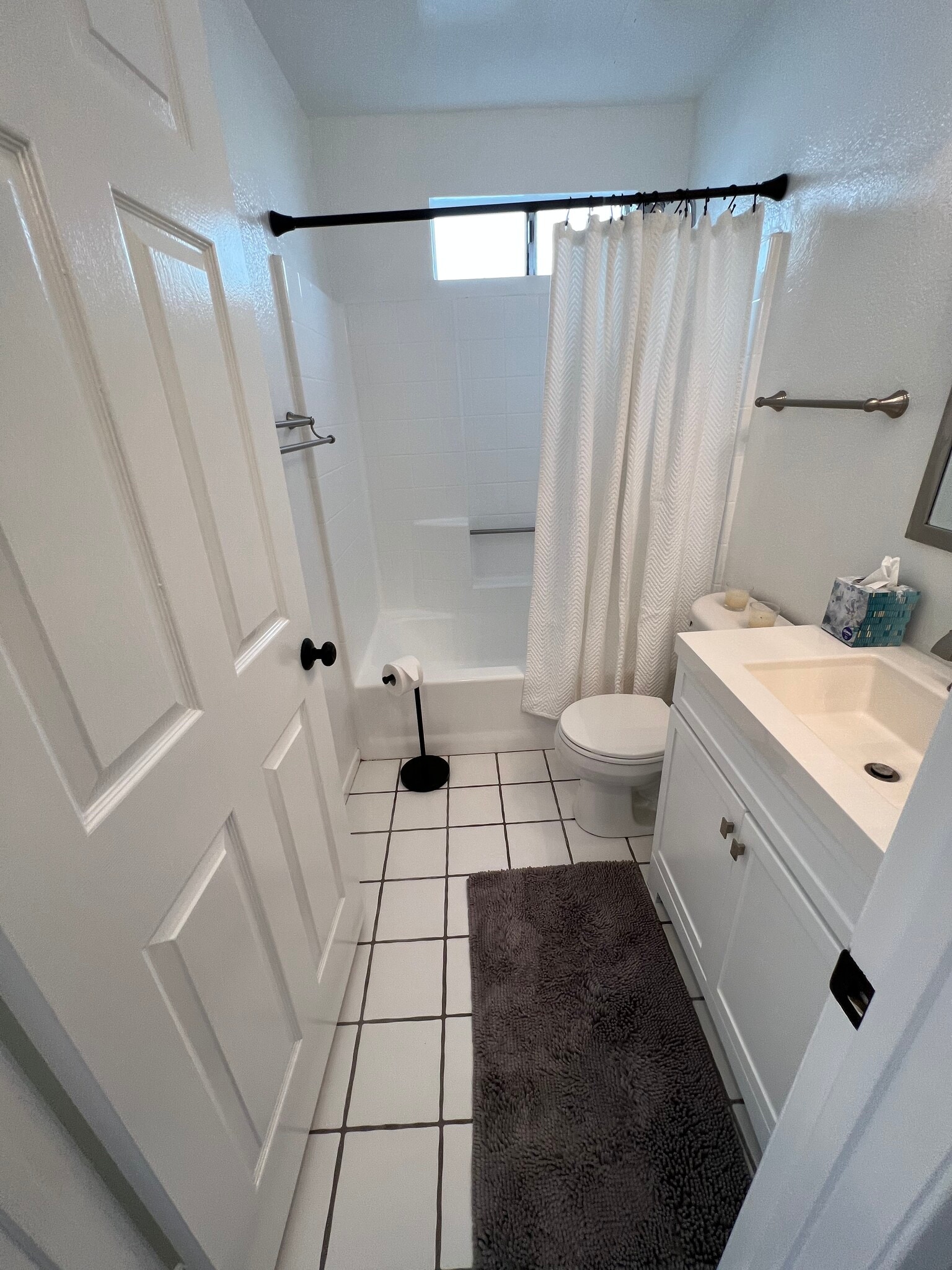 BATH - 627 Coronado Ave