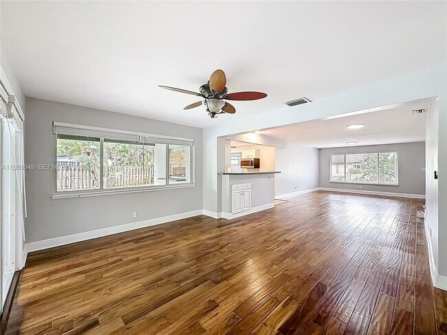 Building Photo - 4330 SW 7th St