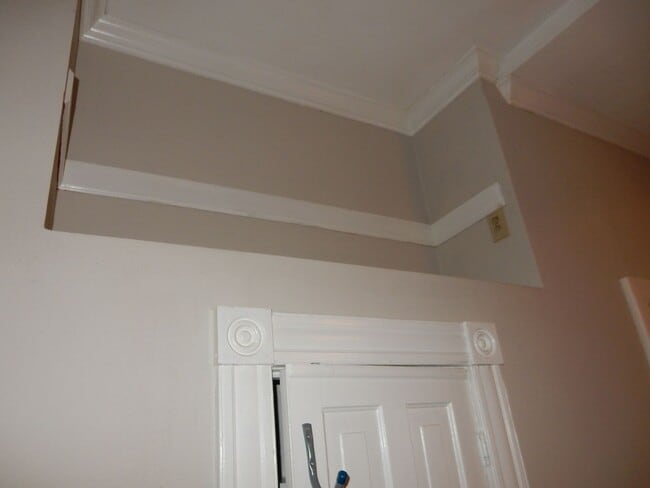 Building Photo - Elm/436