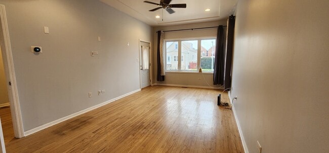 Building Photo - 5014 S Christiana Ave