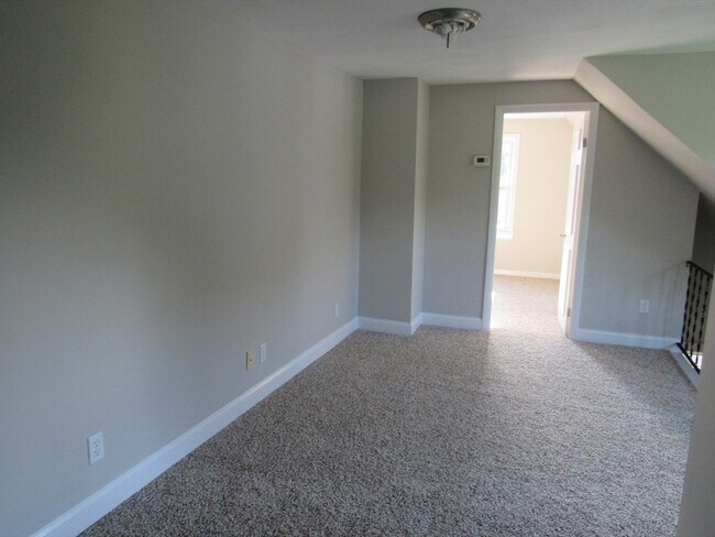 Building Photo - 19 Chapman St