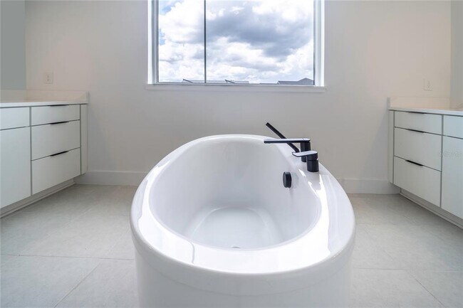 Building Photo - 9004 Santorini Dr