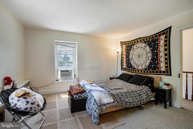 Building Photo - 6234 Ridge Ave