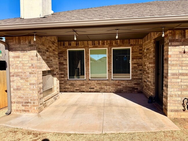 Building Photo - Gorgeous Newer Build! 3 Bed 2 Bath in Deer Creek Schools