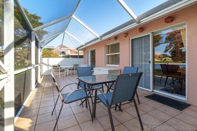 Building Photo - 5260 Grande Palm Cir