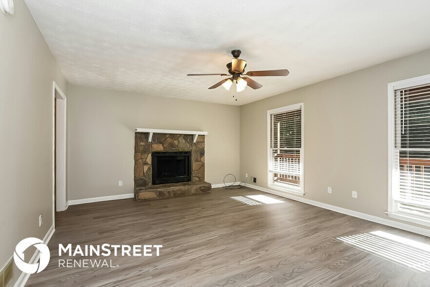 Building Photo - 2030 Whitebluff Way