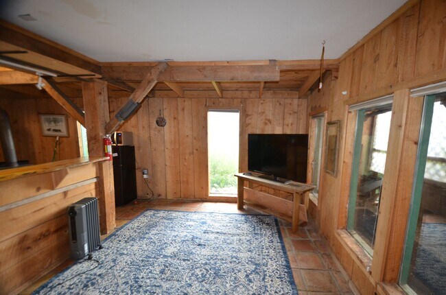 Building Photo - Alma Studios