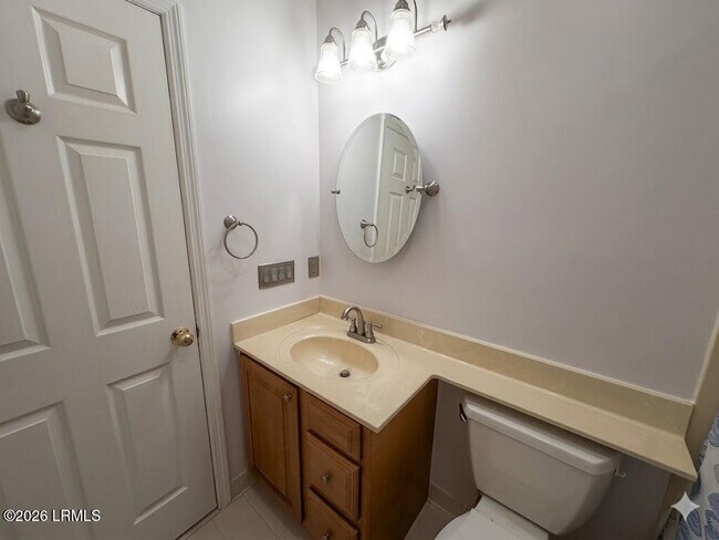 Building Photo - 1305 Rowland Dr