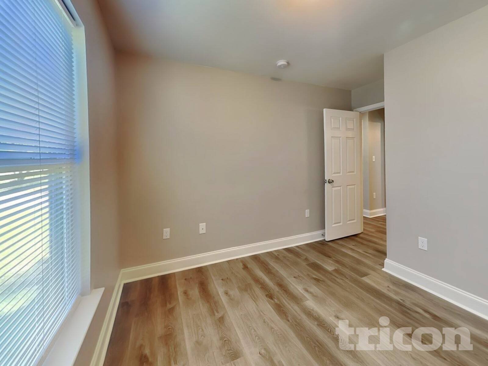 Building Photo - 2010 Beauty St