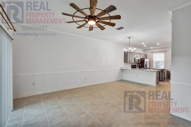 Building Photo - 8937 Daybreak St