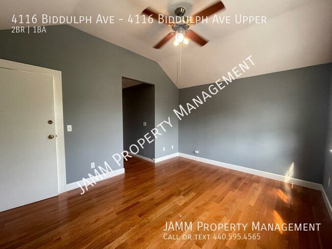 Building Photo - 2 Bedroom Upper unit of Duplex on Biddulph...