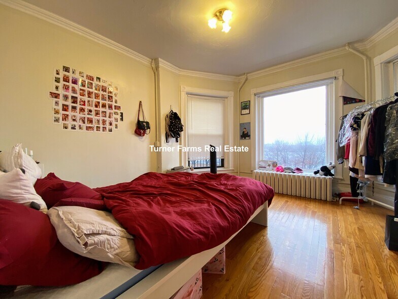 Building Photo - 43 Bay State Rd