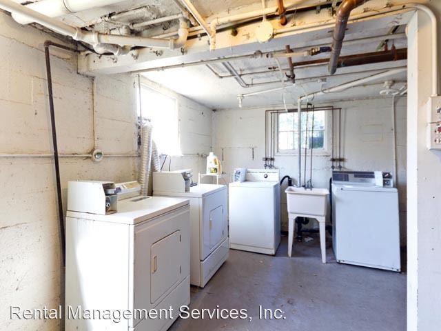 Building Photo - 3087 SE Ankeny St