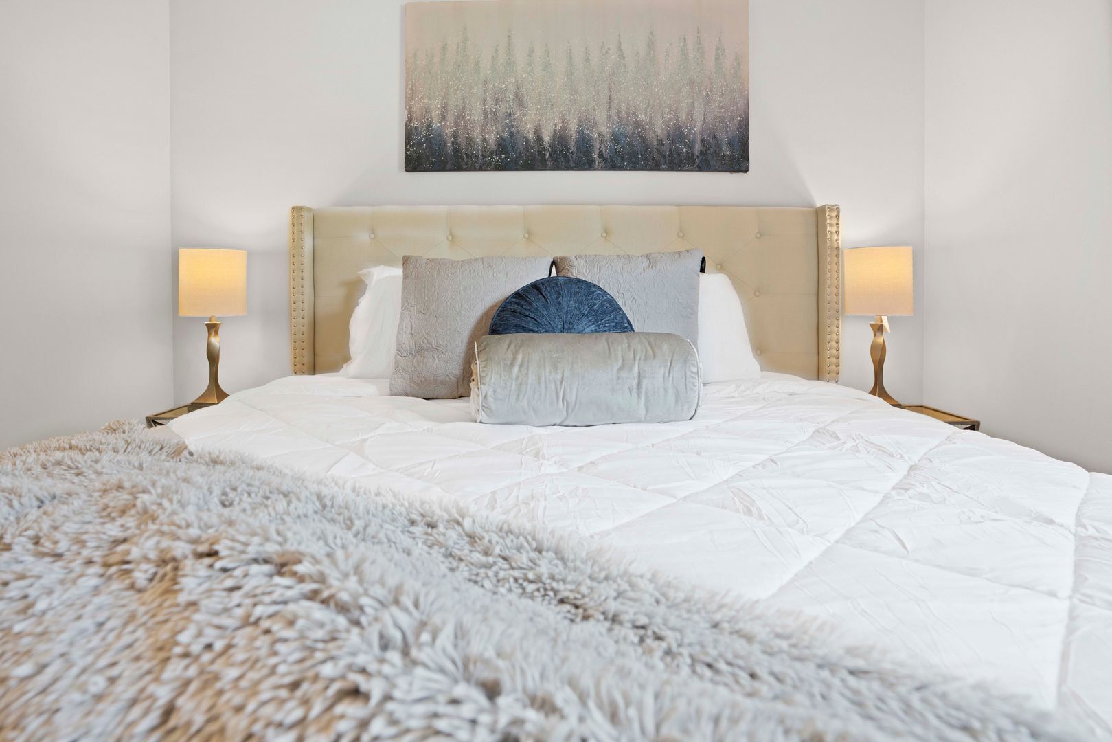 Building Photo - 3415 Oak Lawn Dr