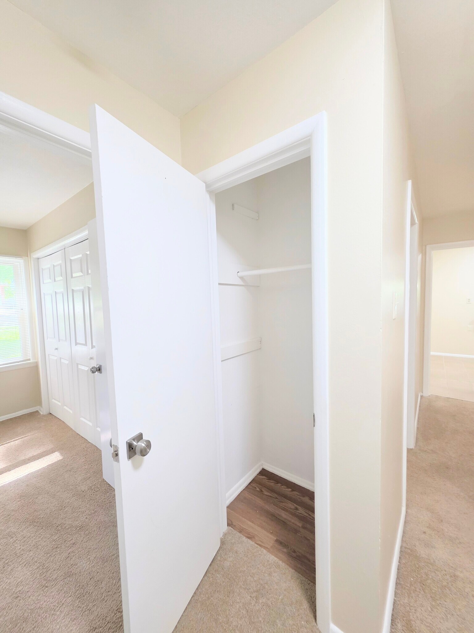 Building Photo - 4014 Sun Valley Dr