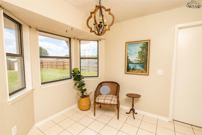 Building Photo - 4319 Crestview